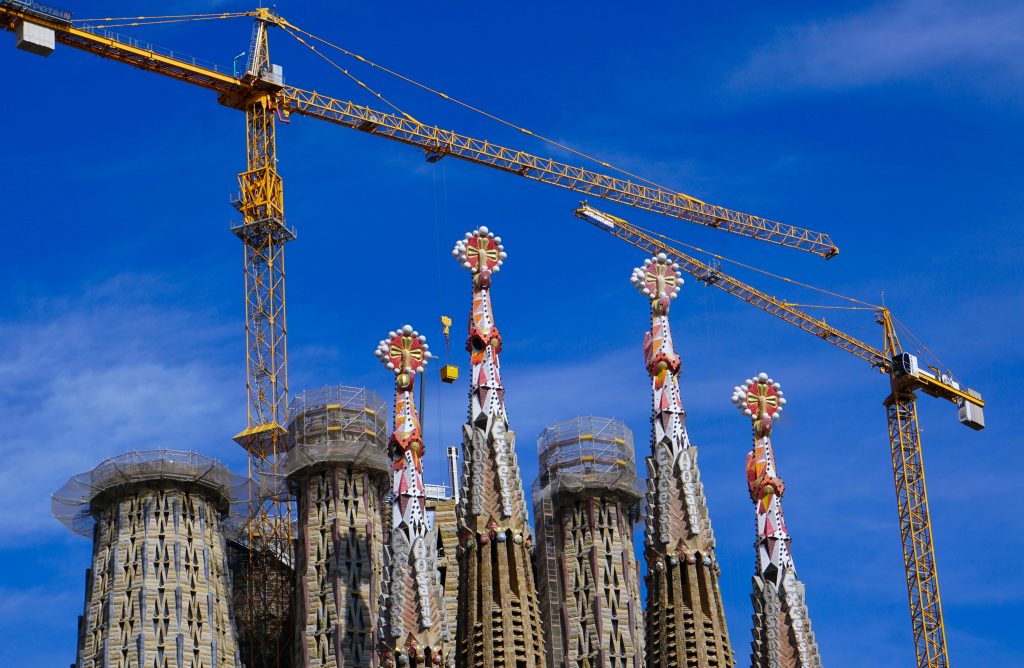 Spain mandates companies to report and reduce carbon emissions